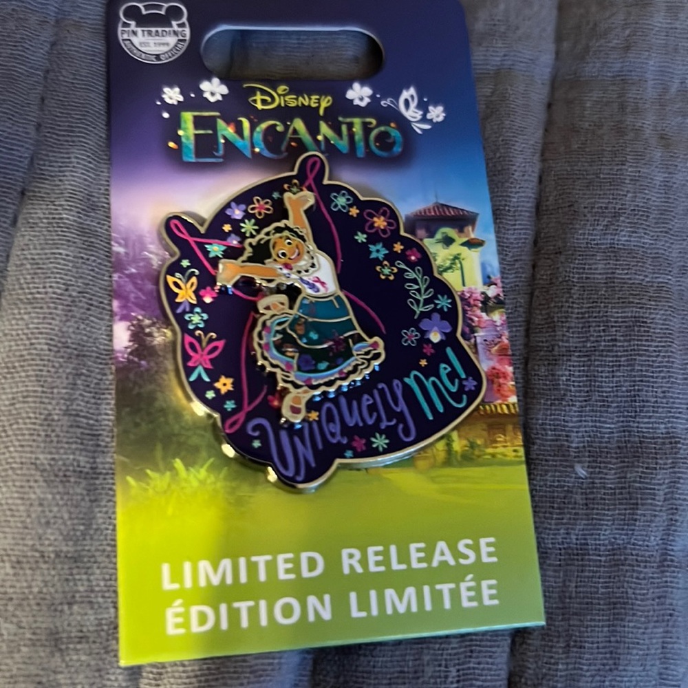 Encanto  trading pin limited edition